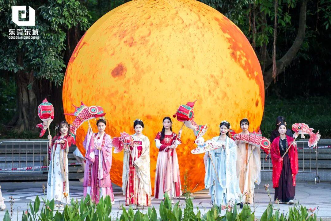 旗山国潮游园一场传统与现代的邂逅九游会j9ag双节“趣”处！黄(图2)