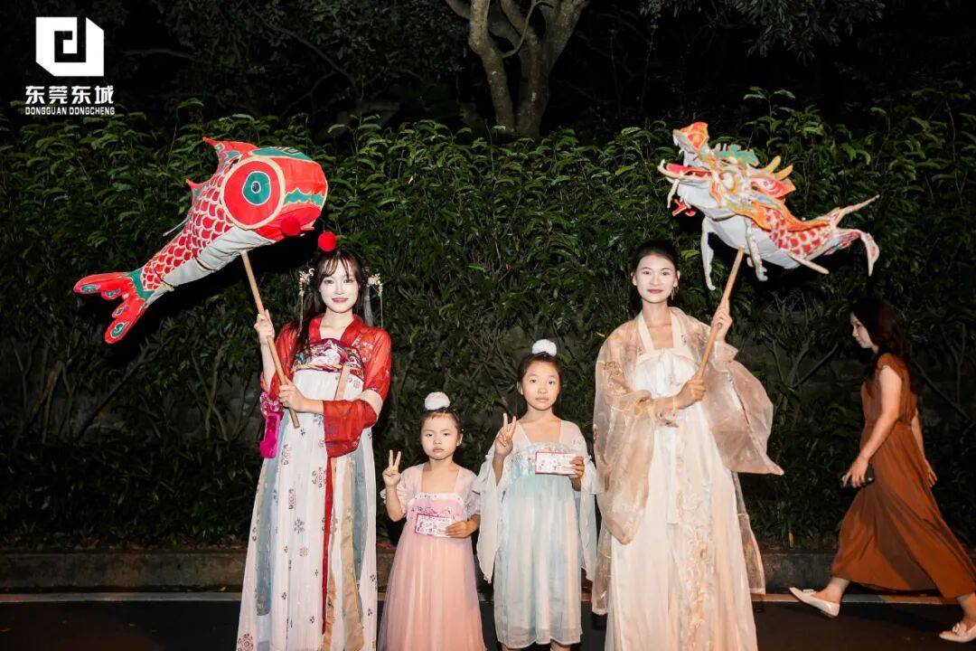 旗山国潮游园一场传统与现代的邂逅九游会j9ag双节“趣”处!黄(图7) 旗山国潮游园一场传统与现代的邂逅九游会j9ag双节“趣”处!黄(图7)